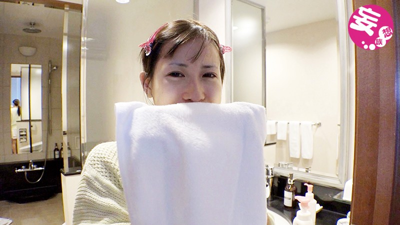 『高画質』 「おはよう。すっぴん美少女」化粧を捨てAVに出よう。生まれ...