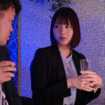 『高画質』 出張先ホテルで中年セクハラ上司とまさかの相部屋に…繰り返される絶倫性交に自らチ●ポおねだりする程ふしだらになった新人OL 兒玉七海 ＜動画＞