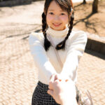 『高画質』 おじさん、今何してるの？暇なの？わたしと遊ぼっニコッ笑顔で突然話かけてきた女の子に誘われて…つぼみ 望月つぼみ ＜動画＞