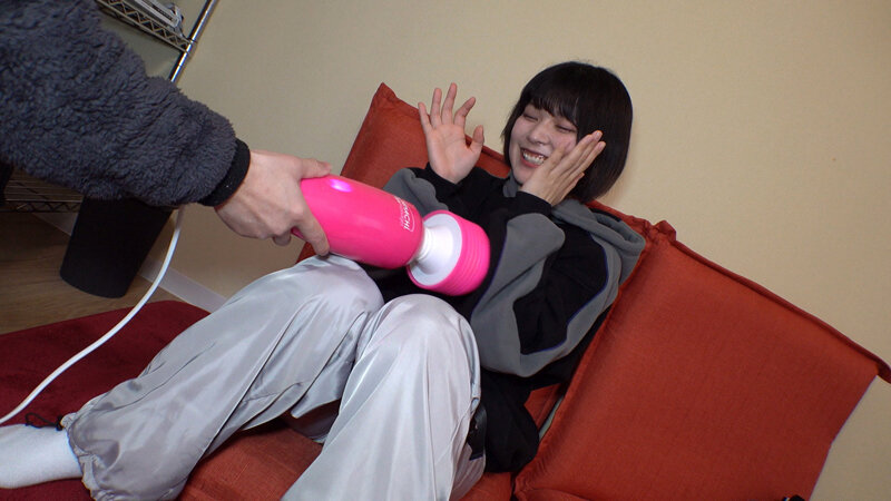 『高画質』 居酒屋の看板娘さん 普段クールだけどはにかむ笑顔がめちゃ可...