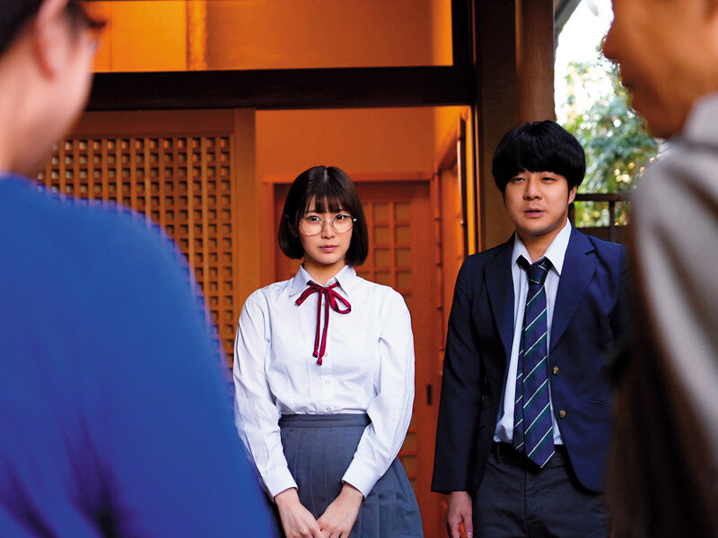 『高画質』 両親の留守中、陰キャ幼馴染と裸の見せ合いっこをすることにな...