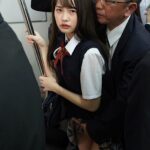 『高画質』 満員電車で触られているのに何も言えない陰キャ女子がいたので翌日から僕が奪って追撃痴●した。 松本いちか ＜動画＞