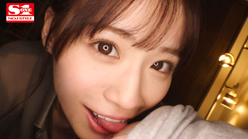 『高画質』 【AV史上初の褒められながら逆レ●プ】日本一カワイイ痴女か...