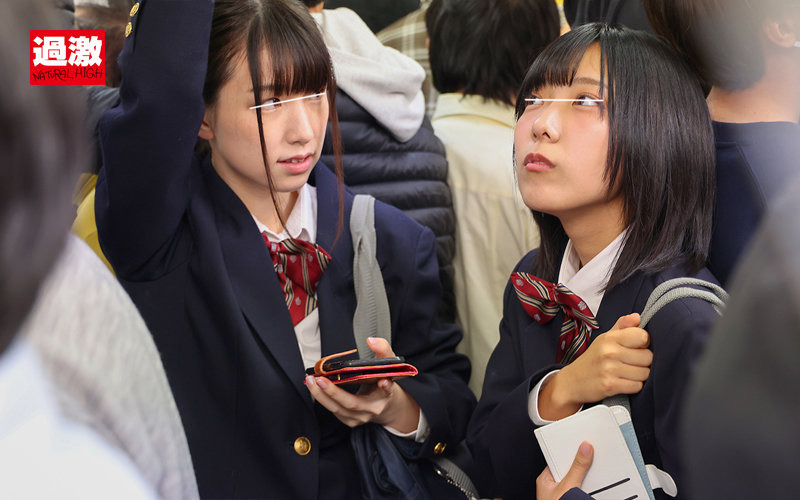 『高画質』 J○2人組W指マン痴● 友達の近くで愛液が滴るほど感じてし...