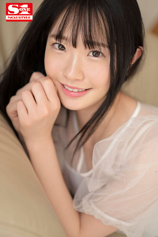 『高画質』 白上咲花が中年オヤジと涎とろとろ接吻ぐちょぐちょで絡み合う...