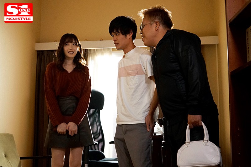 『高画質』 色白で華奢な彼女が巨漢先輩2人のWプレスで寝取られ快楽堕ち...