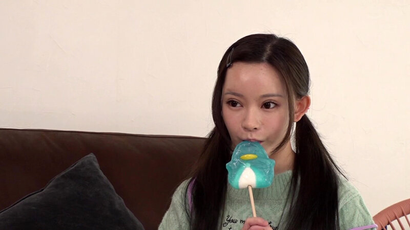 『高画質』 幼性発見！念願のパイパンロ●ータ捕獲！ゆかちゃん136cm...