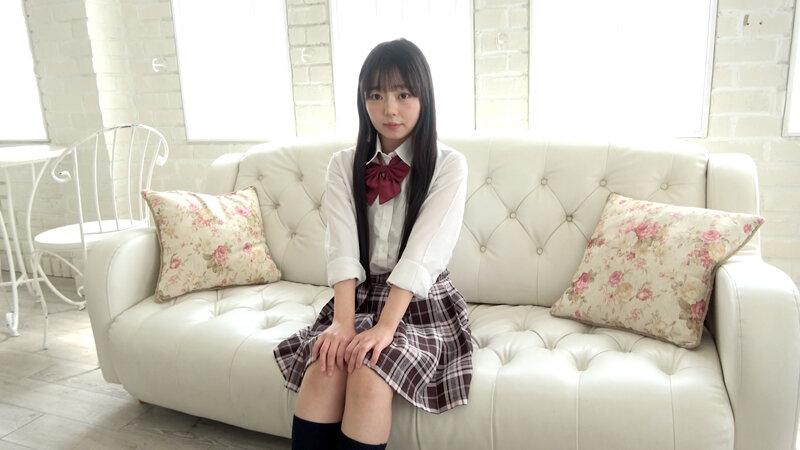 『高画質』 制服パンチラ＆股間擦り付けオナニー 泉りおん ＜動画＞