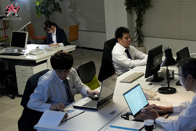 『高画質』 ストレスで限界超えた社畜の性処理ターゲット。狂気的ザーメン...