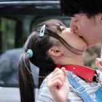 『高画質』 ビックンガチイキ痙攣 手なずけワイセツペット 羞恥調教露出肉便器姫 力ずくで支配出来そうなくらい細くて可愛いぺちゃつるチビータ 泉りおん ＜動画＞