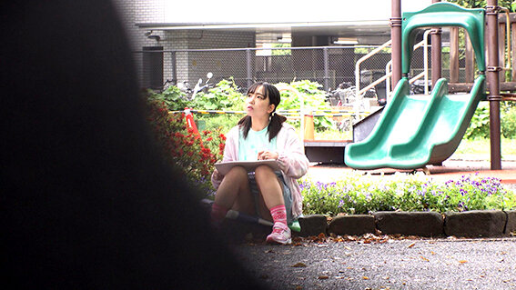 『高画質』 つきまとい10 お絵描きが好きな肌艶の良い美少女につきまと...