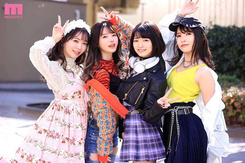 『高画質』 女子会してるホテルにM男くんが突撃参加！ 誰とパコるか5秒...