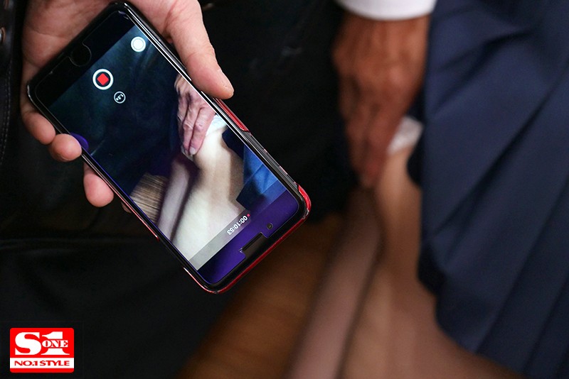 『高画質』 制服少女 強・制・連・結 満員痴●車両 架乃ゆら ＜動画＞