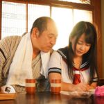 『高画質』 セーラー少女を飼いならす変態中年オヤジのベロキス調教日記 夕美しおん ＜動画＞