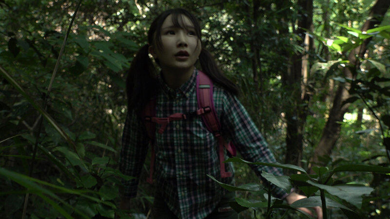 『高画質』 欲望の森 まいごの全裸少女を森で見つけて性欲が抑えられない...