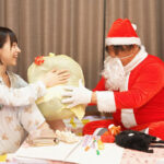 『高画質』 クリスマスに1人でお留守番している小さなみこちゃんへ…サンタさんから種付けプレゼント お留守番美少女みこ 小島みこ ＜動画＞