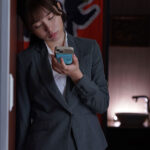 『高画質』 出張先で集中豪雨 嫌いな上司の前でまさか酔い潰れ…突然の相部屋 夜が明けても唾液を濃厚に絡ませ汗だく中出し絶倫性交で貪り合ってました。 五日市芽依 ＜動画＞