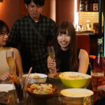 『高画質』 元カノ相部屋同窓会 5年ぶりに再会した元カノ2人と飲んだらお酒に酔って昔の恋話が再燃！終電で帰してくれず相部屋ラブホで朝まで奪い合い中出し 逢沢みゆ 北岡果林 ＜動画＞
