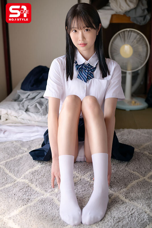 『高画質』 親戚おじさんの家に預けられた10代の私は気持ち悪いと思いな...