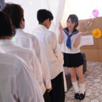 『高画質』 「へぇ…キミこんなチ○ポしてたんだ？」 学園祭の裏模擬店！行列の出来る過激サービス制服ピンサロ 堀北わん ＜動画＞