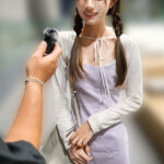 『高画質』 あの子は誰だ。 ネット動画とSNSでバズった可愛いあのJDの自宅の住所を特定して待ち伏せ追跡追い詰めレ×プ 宮下玲奈 ＜動画＞