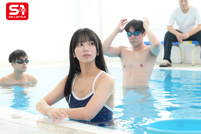 『高画質』 信頼していた水泳部顧問が突如食い込みヒップラインに欲情して...