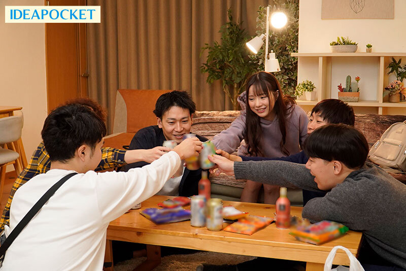 『高画質』 「女1人で参加したのが間違いでした…」 宅飲みで同級生達に...