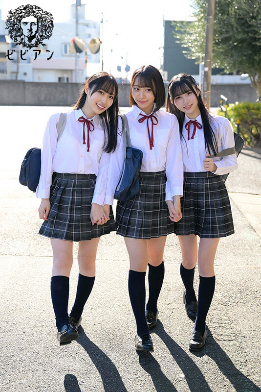 『高画質』 百合妄想していた女子たちの間にまさか私が挟まれるなんて… ...