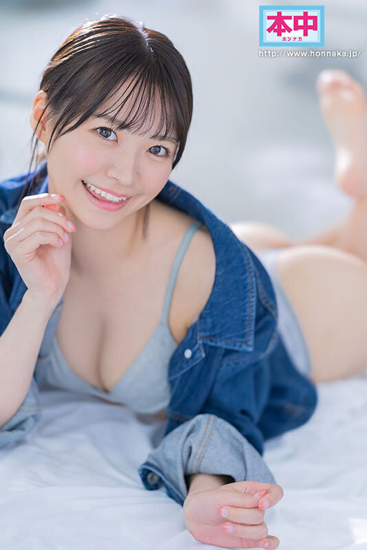 『高画質』 はにかみ笑顔かわいい美少女が完全主観であなたを見つめて中出...