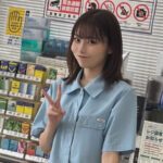 『高画質』 性欲溢れたコンビニバイト彼女は客がいるのにバイトテロ密会＆時短エロ奉仕でザーメンぶっこ抜き！！仕事終わりも変態オマ●コフル稼働でハメまくる24時間ド発情営業。 秋元さちか ＜動画＞