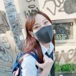 『高画質』 【裏垢制服素人】アイドル級にかわいい天使に生でハメて中出し。色白・潮吹き・デカ尻なんでもありの豪華内容。 ＜動画＞