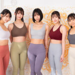 『高画質』 ヨガ体験教室の生徒で男は僕だけ…エロ目的での参加だと誤解されてはいけないと思えば思う程、美人インストラクターの突き出した美尻を見てチ●ポが反応してしまう…。下腹部の膨らみを見つかった僕は、体験コースには含まれていない集団エロレッスンに身を委ねてみる…（2） ＜動画＞