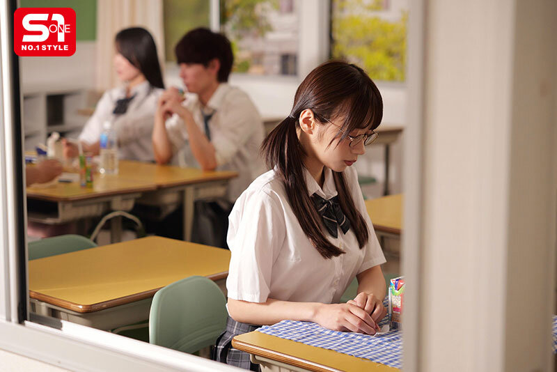 『高画質』 「いつでもオマ●コ使ってくださいね」 ハブられたくない女子...