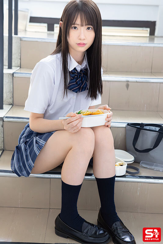 『高画質』 孤独につけ込んでJ●舐めたい― ぼっち女子●生は担任に犯●...