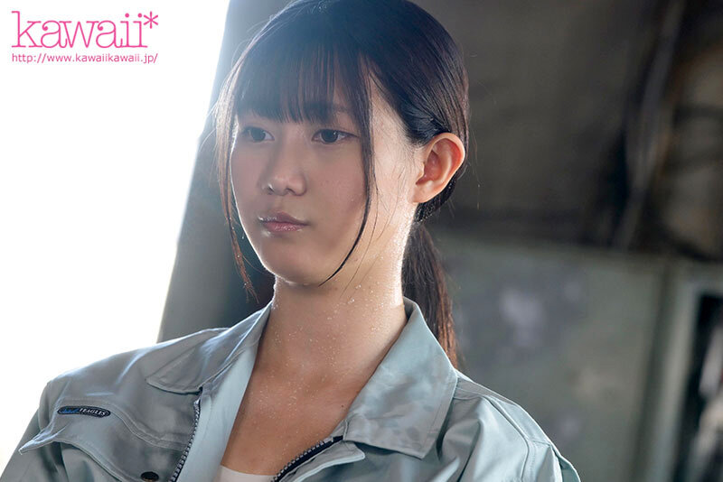 『高画質』 人見知りで人付き合いが苦手な女子工員と油臭い中年オヤジが帰...