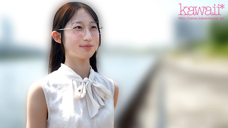 『高画質』 一番有名で賢い大学で最も華奢ドスケベな変態女子大生が、理性...