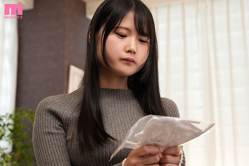 『高画質』 笑わない少女が悪徳エステに騙されて…媚薬オイルで恥部をほぐ...