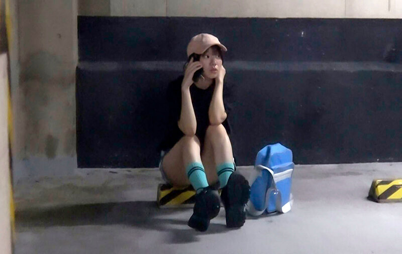 『高画質』 駐車場で見つけた無毛つるぺたニートチョロまん家出娘 赤名い...