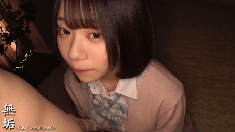 『高画質』 スレンダーな女子生徒の制服を汚したい。 美少女に制服ぶっか...