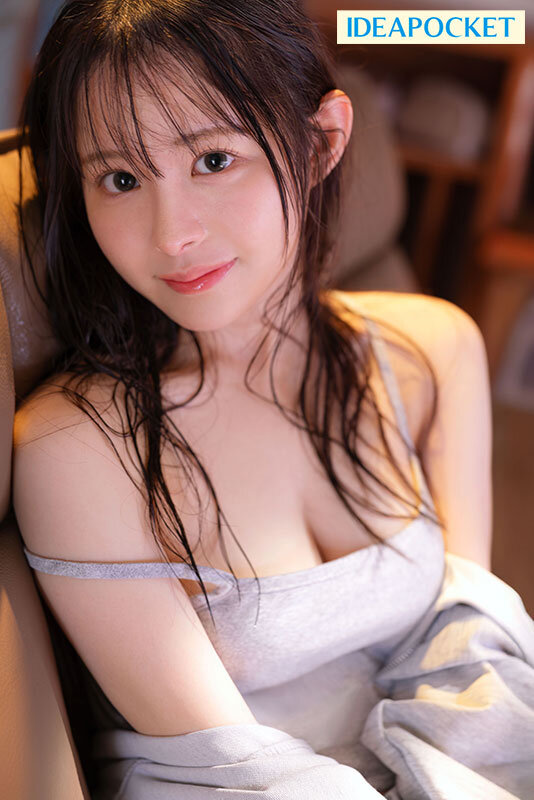 『高画質』 突然の豪雨で小動物みたいな女後輩宅へお泊まり 酔って距離感...