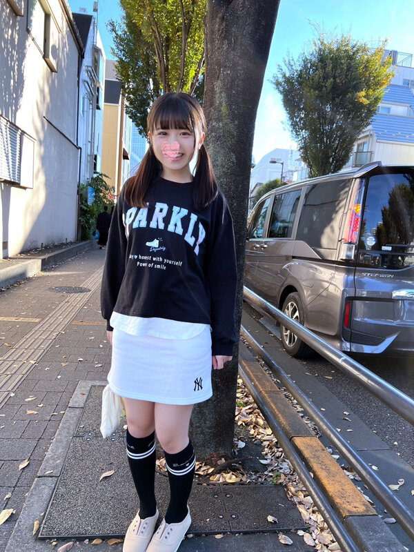 『高画質』 小さい女の子の極小ワレメにメリメリチ〇ポを押し込み無邪気な...