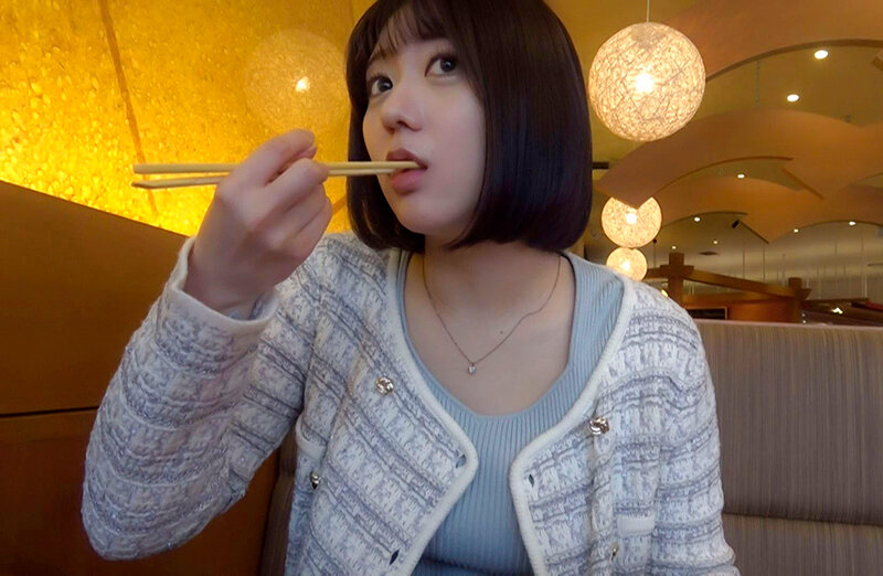 『高画質』 出勤前に中出しさせてくれる美脚すぎるキャバ嬢 まりの（23...