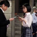 『高画質』 家出少女を拾って、ワンルーム合法共同生活ノーハンド中出しSEXで触らないように抵抗したら、家出少女の痴女化がエスカレート ひなたなつ ＜動画＞