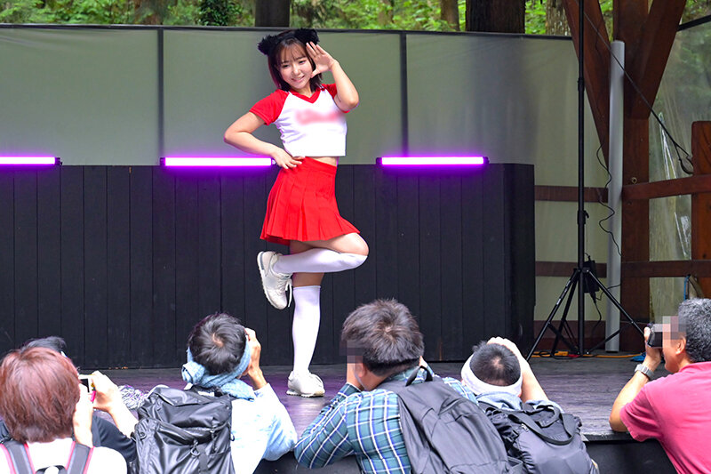 『高画質』 野外撮影会痴●2 人気コスプレイヤーの弱みに付け込んでセク...