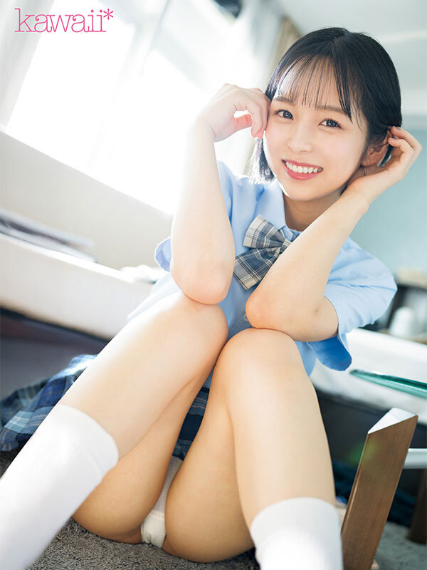 『高画質』 過去最高！制服J●の衝撃マン肉食い込みパンチラ映像！街中や...