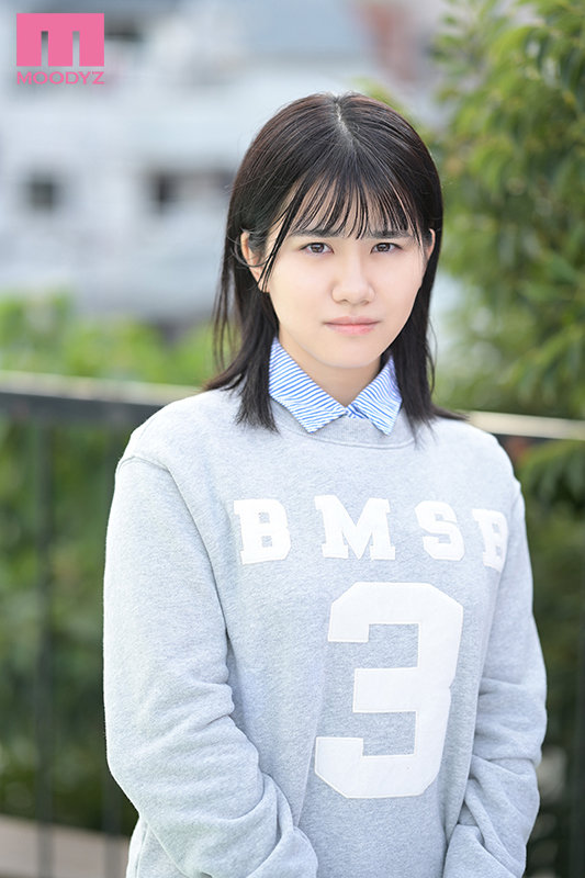 『高画質』 新人 脱・地味っ娘 物静かで素朴な経験人数1人の少女が奇跡...