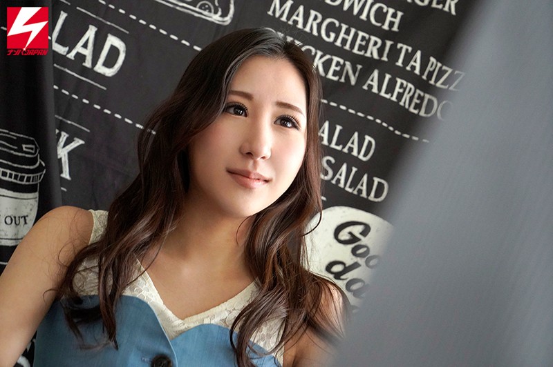 『高画質』 京都にある某一流企業の美人受付嬢えみさん（22歳）Mで有名...