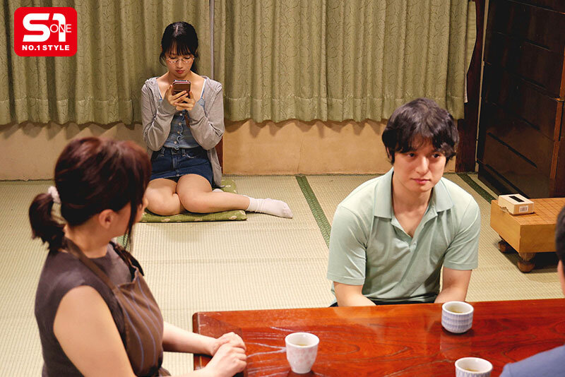 『高画質』 「やめて」が言えない気弱な姪っ子に欲情し こっそりハメ続け...