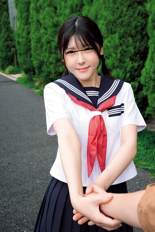 『高画質』 おじさん、私とエッチしませんか？出会ってすぐのキス好きセー...